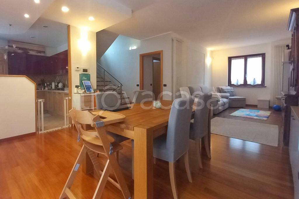 casa indipendente in vendita a Vertemate con Minoprio