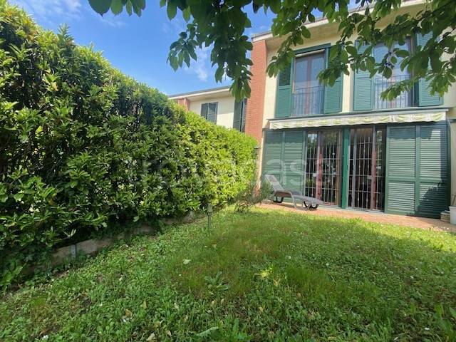 casa indipendente in vendita a Vertemate con Minoprio