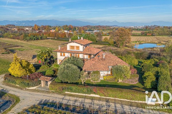 casa indipendente in vendita a Vertemate con Minoprio
