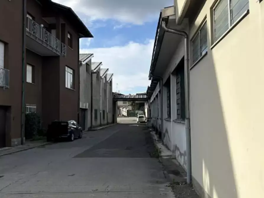 capannone in vendita a Vertemate con Minoprio