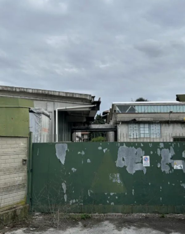 capannone in vendita a Vertemate con Minoprio