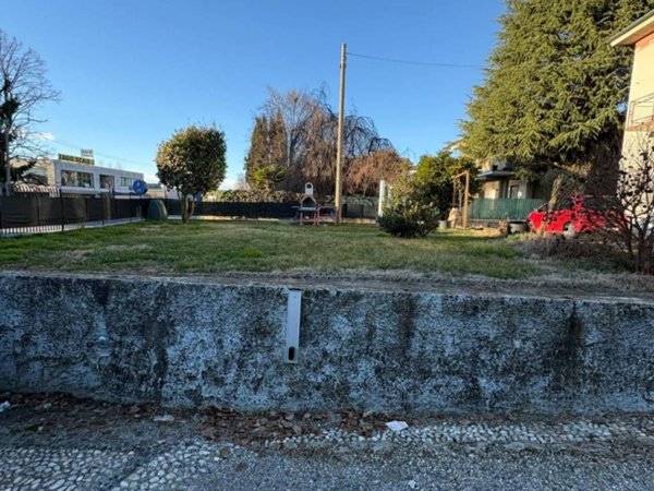 casa indipendente in vendita a Vertemate con Minoprio