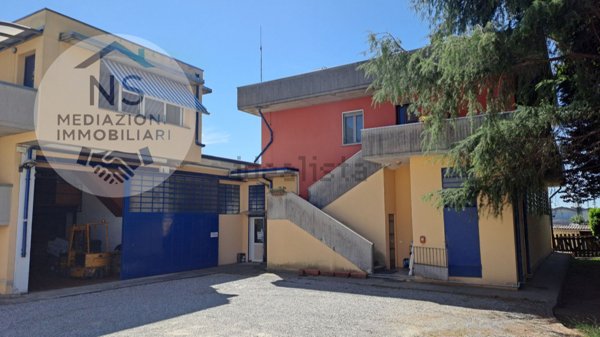 casa indipendente in vendita a Vertemate con Minoprio