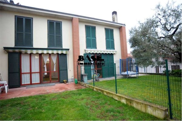 casa indipendente in vendita a Vertemate con Minoprio
