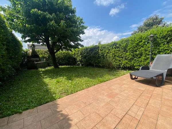 casa indipendente in vendita a Vertemate con Minoprio