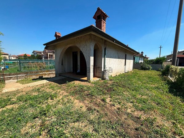 casa indipendente in vendita a Vertemate con Minoprio