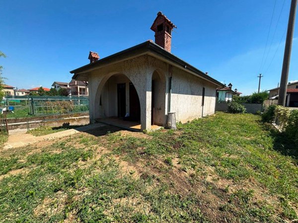 casa indipendente in vendita a Vertemate con Minoprio