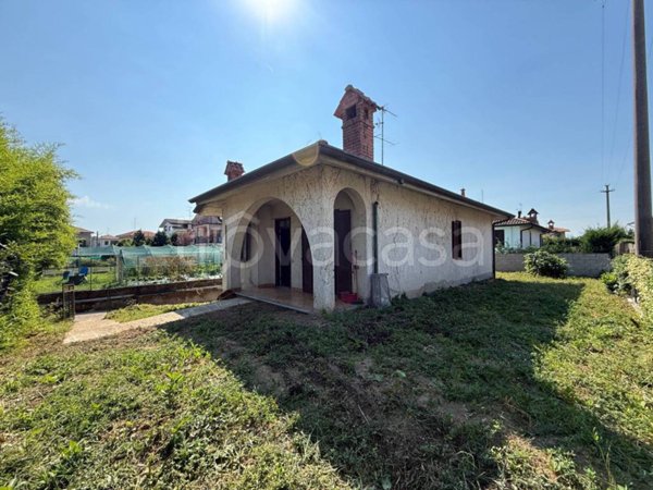 casa indipendente in vendita a Vertemate con Minoprio