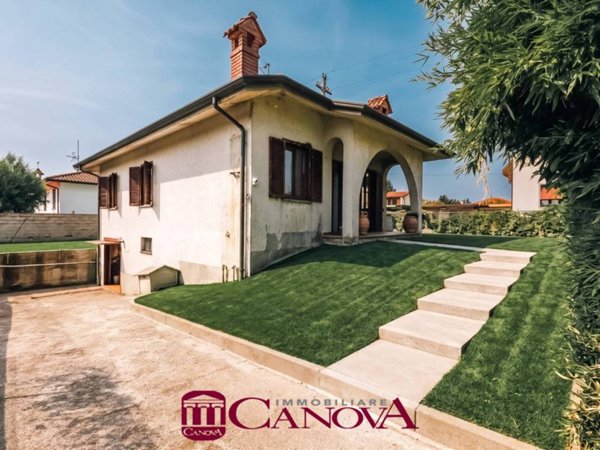 casa indipendente in vendita a Vertemate con Minoprio