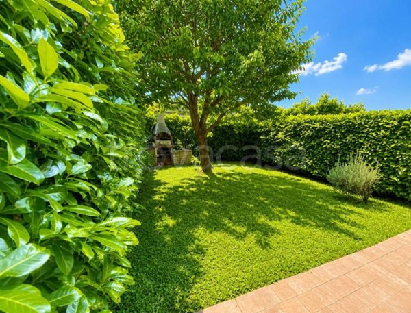casa indipendente in vendita a Vertemate con Minoprio