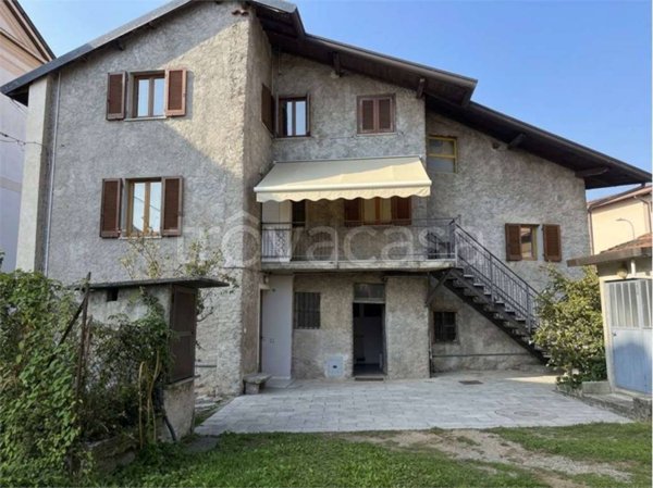 casa indipendente in vendita a Vertemate con Minoprio