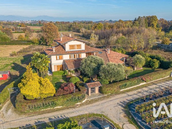 casa indipendente in vendita a Vertemate con Minoprio