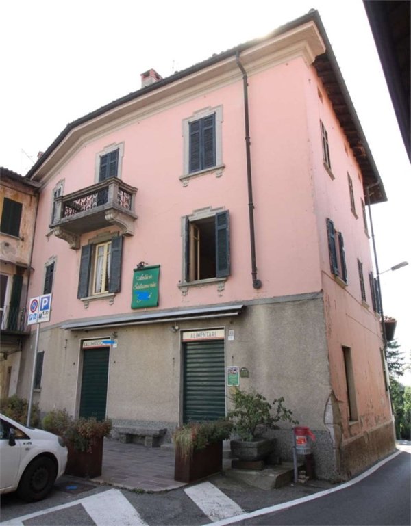 appartamento in vendita a Villa Guardia in zona Maccio