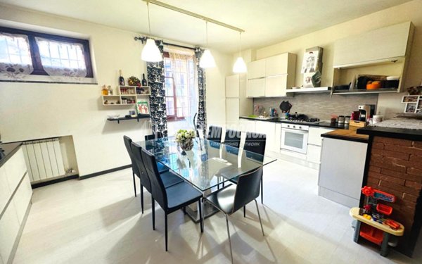 appartamento in vendita a Villa Guardia in zona Maccio