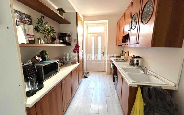 appartamento in vendita a Villa Guardia in zona Maccio