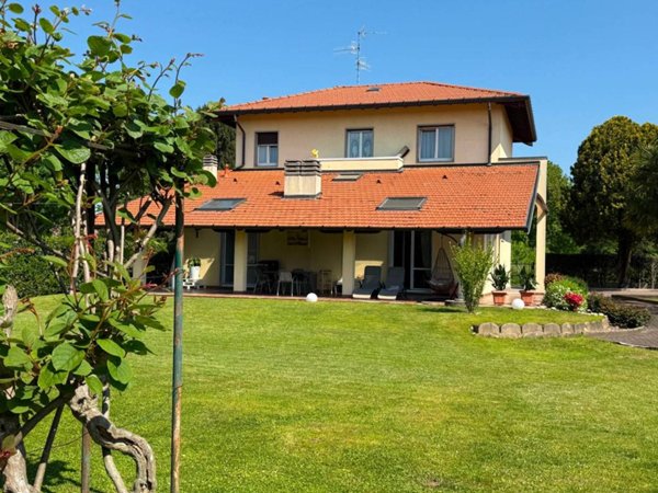 casa indipendente in vendita a Villa Guardia