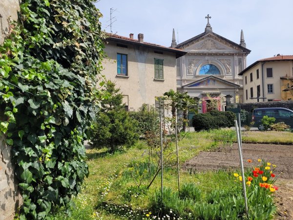 casa indipendente in vendita a Villa Guardia in zona Maccio