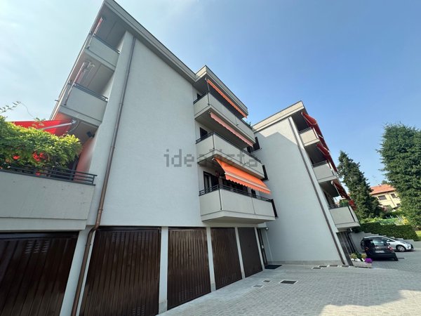 appartamento in vendita a Villa Guardia in zona Maccio