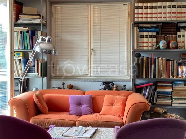 casa indipendente in vendita a Villa Guardia in zona Maccio