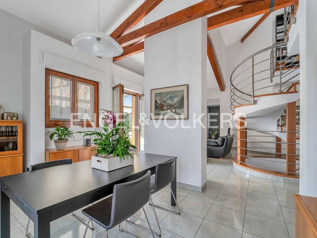 casa indipendente in vendita a Villa Guardia