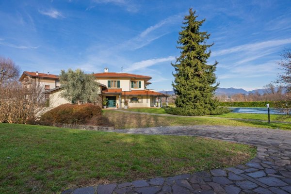 casa indipendente in vendita a Villa Guardia