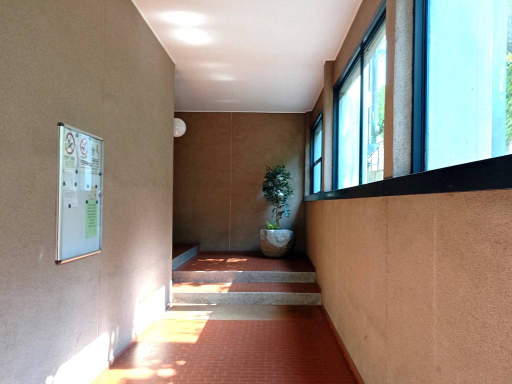 appartamento in vendita a Villa Guardia in zona Maccio