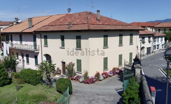 casa indipendente in vendita a Villa Guardia in zona Maccio