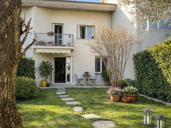 casa indipendente in vendita a Villa Guardia