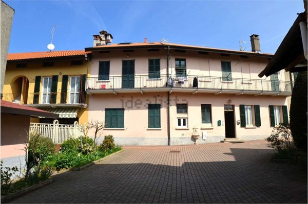 appartamento in vendita a Villa Guardia in zona Maccio