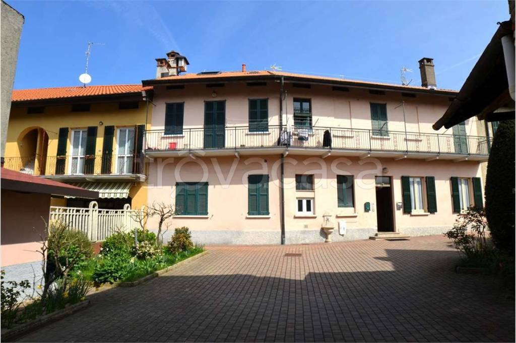 appartamento in vendita a Villa Guardia in zona Maccio