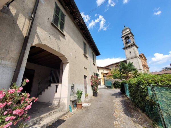casa indipendente in vendita a Villa Guardia in zona Maccio