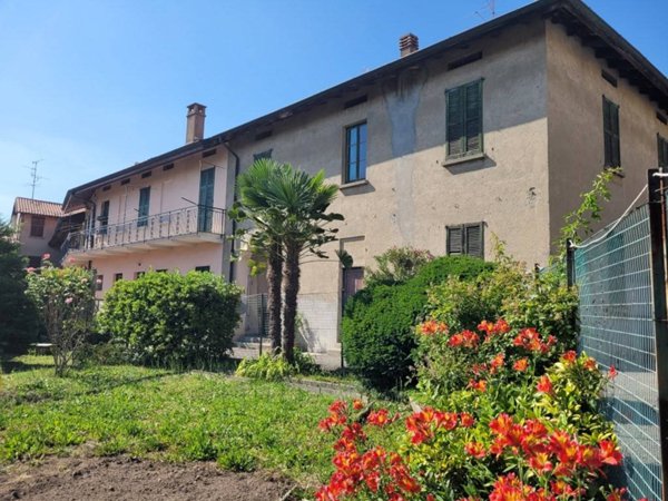 casa indipendente in vendita a Villa Guardia in zona Maccio