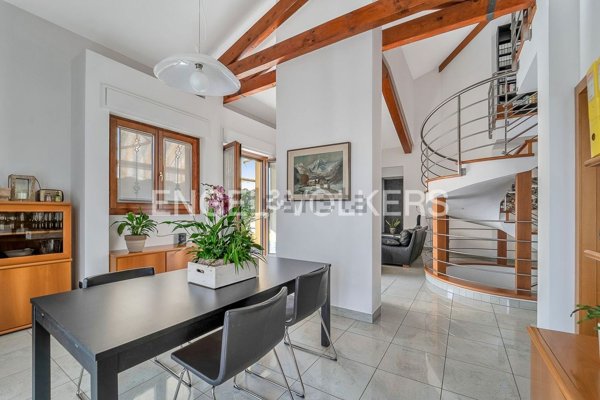 casa indipendente in vendita a Villa Guardia
