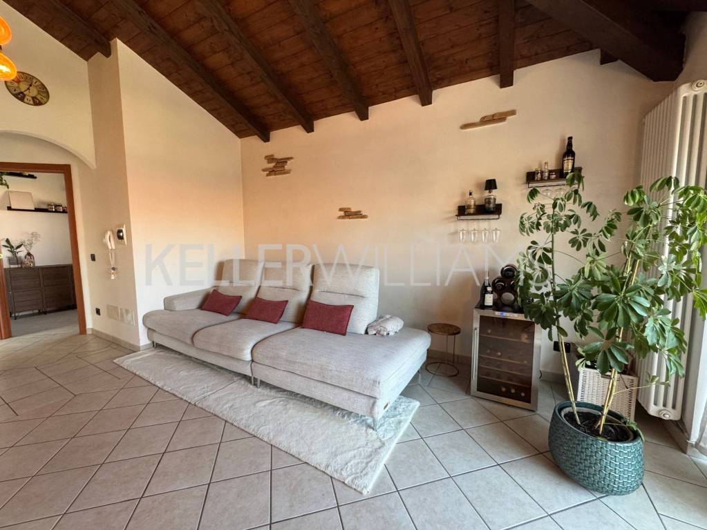 appartamento in vendita a Villa Guardia in zona Civello