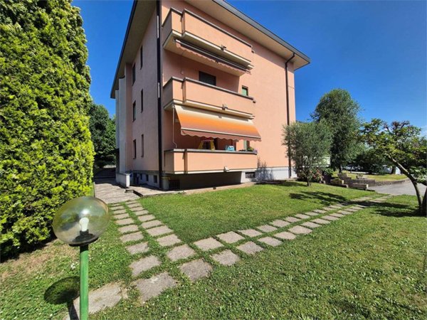 appartamento in vendita a Villa Guardia in zona Civello