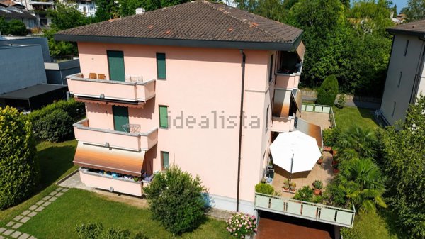 appartamento in vendita a Villa Guardia in zona Maccio