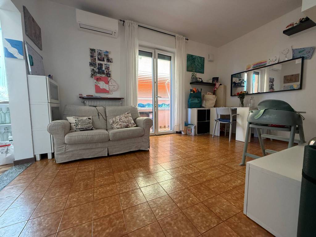 appartamento in vendita a Villa Guardia in zona Civello
