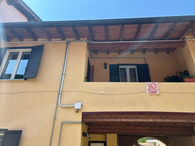 appartamento in vendita a Villa Guardia in zona Maccio