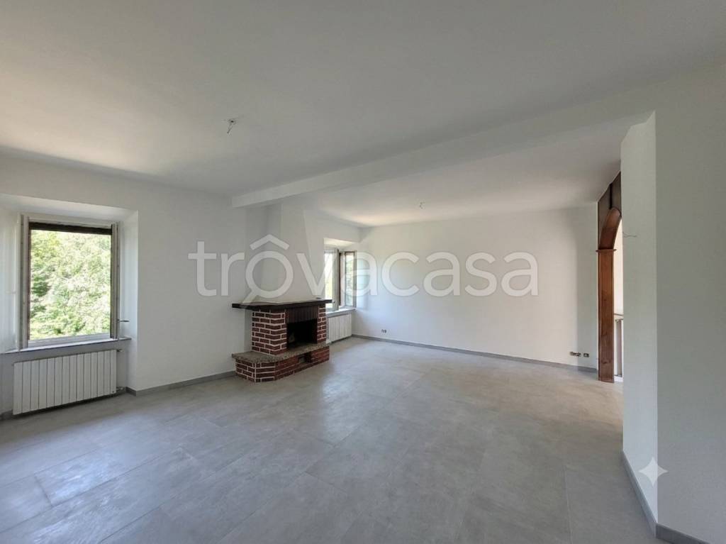 appartamento in vendita a Villa Guardia in zona Masano