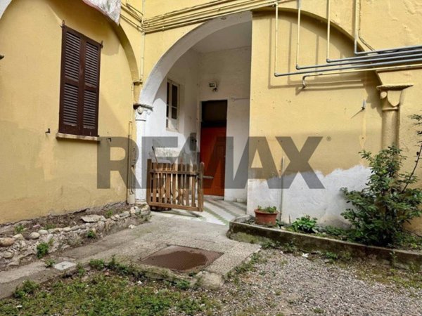 casa indipendente in vendita a Villa Guardia in zona Maccio