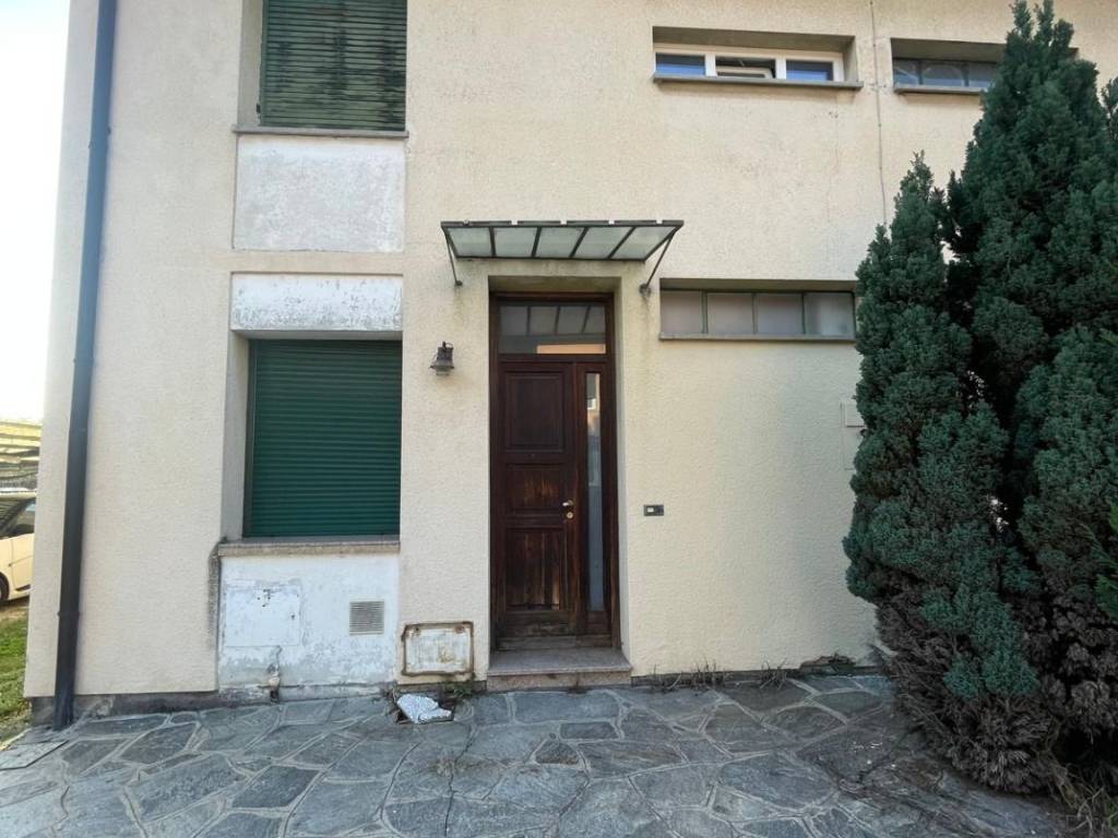 casa indipendente in vendita a Villa Guardia in zona Civello