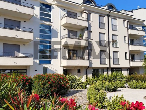 appartamento in vendita a Villa Guardia in zona Masano