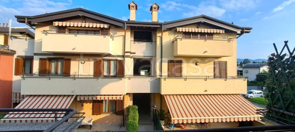 appartamento in vendita a Villa Guardia in zona Civello