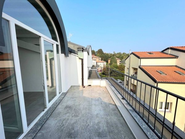appartamento in vendita a Villa Guardia in zona Masano