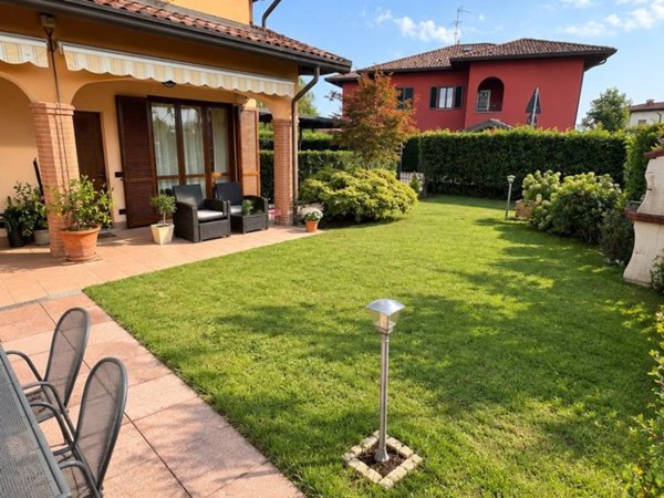 appartamento in vendita a Villa Guardia in zona Civello