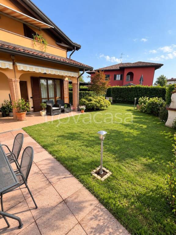 appartamento in vendita a Villa Guardia in zona Civello