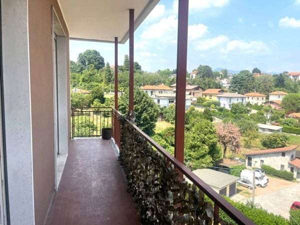 appartamento in vendita a Villa Guardia in zona Masano
