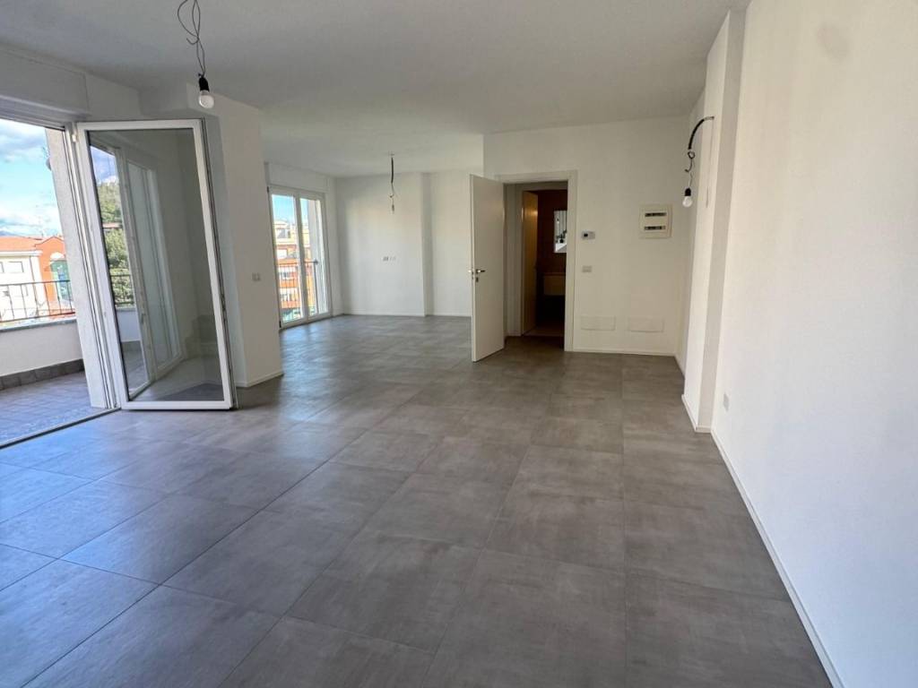 appartamento in vendita a Villa Guardia in zona Masano