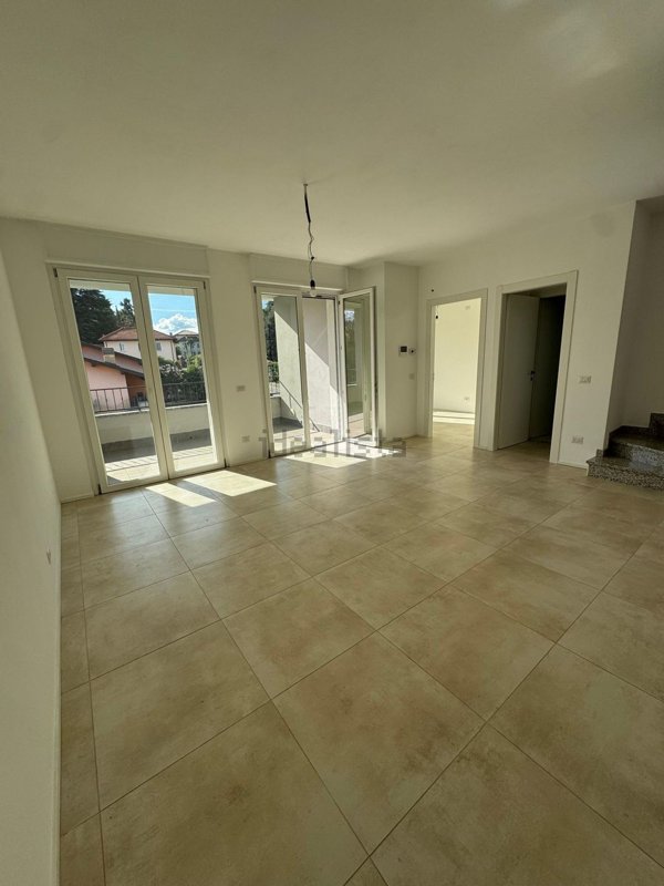 appartamento in vendita a Villa Guardia in zona Masano