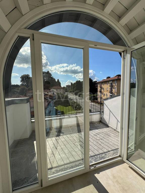 appartamento in vendita a Villa Guardia in zona Masano